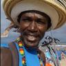 africano vende gorras